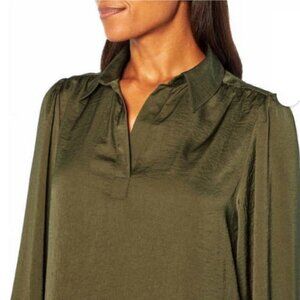 Banana Republic Olive Green Satin V-Neck Blouse Collared Long Sleeve Size Medium